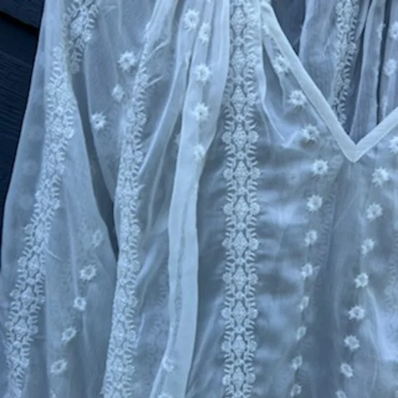 OLIVE & OAK SHEER LACE  BLOUSE WHITE SIZE MEDIUM - Picture 6 of 10